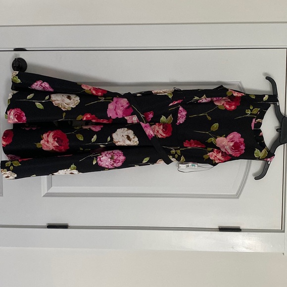 Danny and Nicole size 8 beautiful textured material - Picture 1 of 5